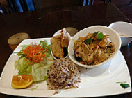 Mai Thai Cuisine food