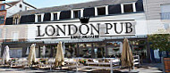 London Pub outside