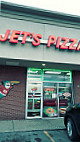 Jet's Pizza outside