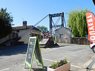 Auberge du pont outside