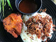 Pulut Ayam Thai Tok Pina food