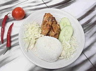 Restoran Cik Tom 432 food