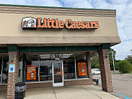 Little Caesars Pizza outside