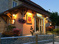 L'Auberge de la Tante Arie outside