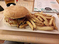 Elpere Burger food