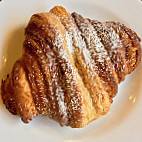 Croissanterie food