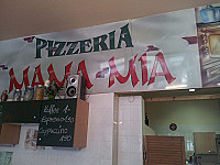 Pizzeria Mamma Mia inside