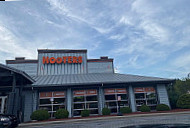 Hooters outside