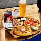 Boston Pizza food