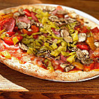 Salino Holzofenpizza food