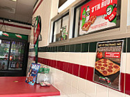 Jet's Pizza food