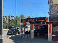 Vinny’s Bar Y Restaurante outside