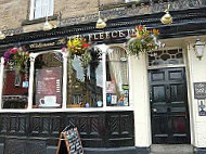 The Fleece Inn outside