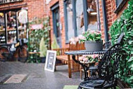 Buttercream Tearoom outside