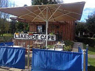 Lakeside Cafe outside