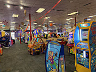 Chuck E. Cheese outside