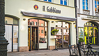 Il Gabbiano outside