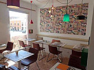 Roger's Café inside