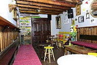 Taberna Merche Piedralaves inside