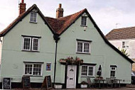 The Wheatsheaf Drayton outside