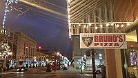 Brunos Pizza outside