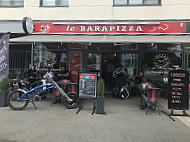 Le Barapizza outside