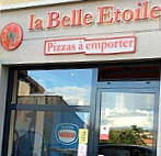 La Belle Etoile outside