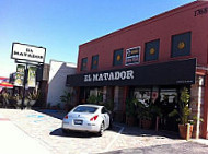 El Matador outside