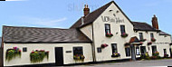 The White Hart Inn outside