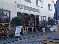 Laib & Seele inside