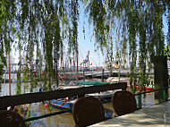 Elbterrassen Biergarten an der Elbe food