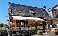 Le Relais Lissacois outside