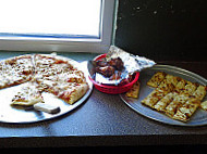 Fox's Pizza Den food