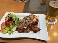 Schloderer Bierstuberl food