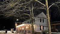 Valley Green Inn outside