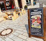 American Sandwich outside