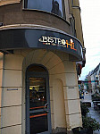 Bistro Hil outside