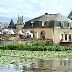 Le Moulin des Quatre Saisons outside