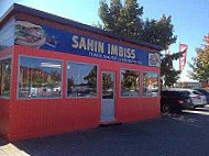 Sahin Imbiss outside