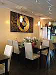 d-thai Bistro inside