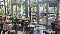 Deans Bistro inside