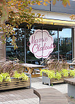 Mamie Clafoutis outside