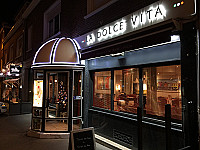 La Dolce Vita outside