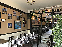 Giovanni's inside