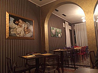 Pizzeria Dami inside