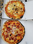 Pizzas Au Feu De Bois food