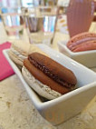 Aux Macarons food