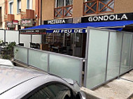 Pizzeria Gondola outside