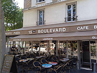 15eme Boulevard inside