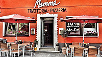 Trattoria Mamma inside